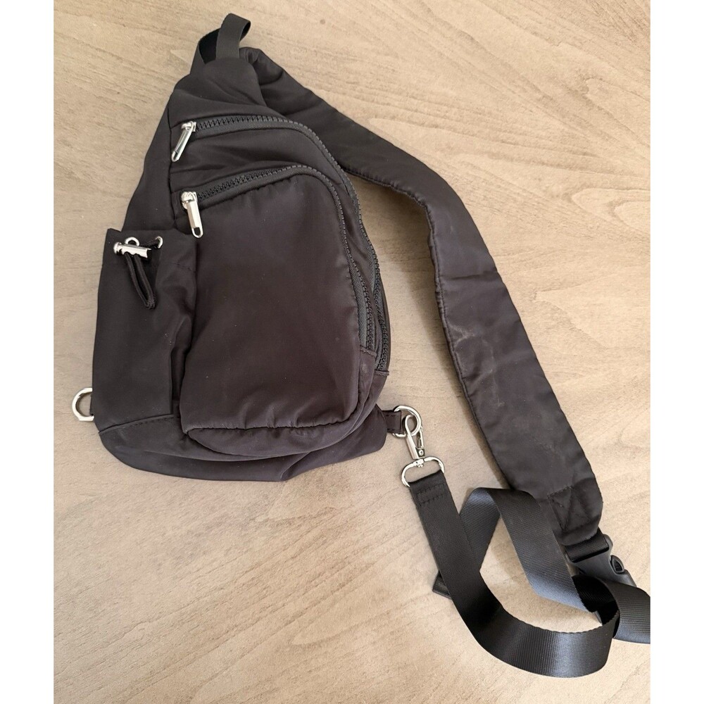Wild Fable Black Sling Crossbody Chest Bag EUC Multi Pocket Recycled Poly